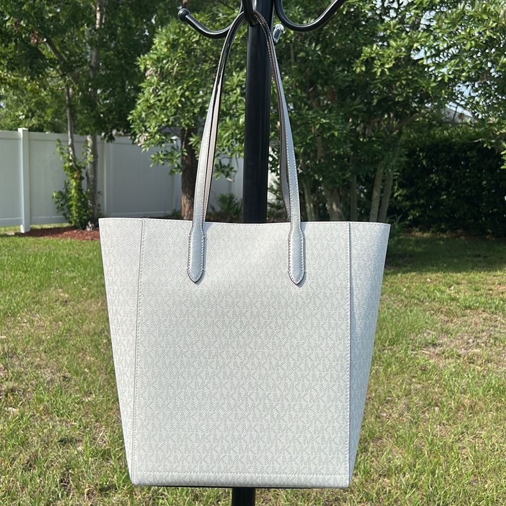 NWT $498 Michael Kors LARGE tote bag - White, silver - Picture 5 of 11